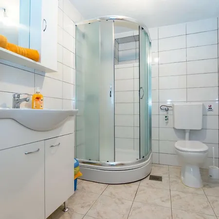 Apartments Robinzon Petar Apartment