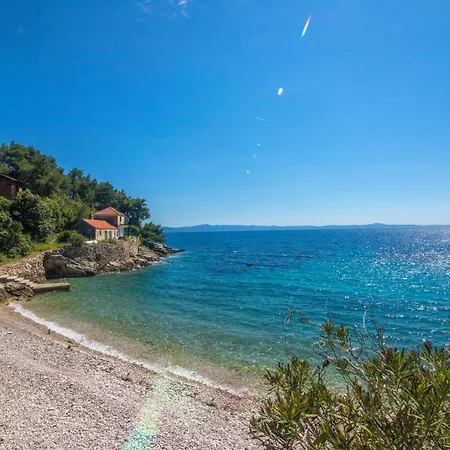 Apartments Robinzon Petar * Gdinj